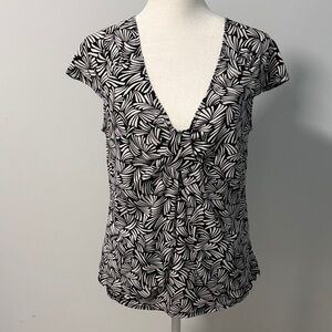 Cato Black & White Printed V-Neck Women's Top SZM